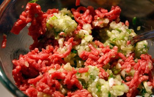 1. Этап. Фаршированные кабачки: 3. Получившийся состав добавляем к фаршу.