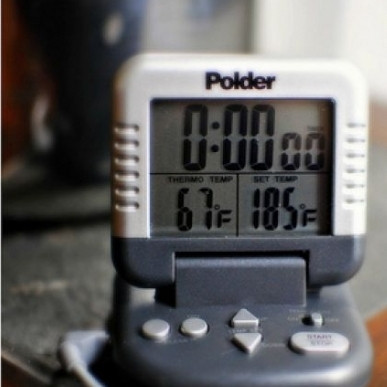 1. Этап. Рикотта с лимоном и базиликом: Кроме того, сразу обращаю ваше внимание - пригодится обыкновенная марля и кулинарный термометр, который крепится к кастрюле.