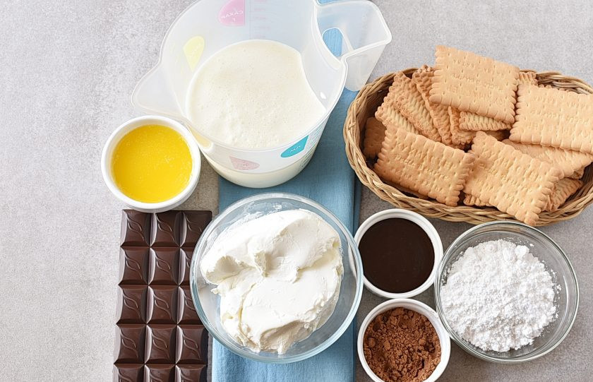 1. Этап. Шоколадный Чизкейк: Подготовьте ингредиенты.