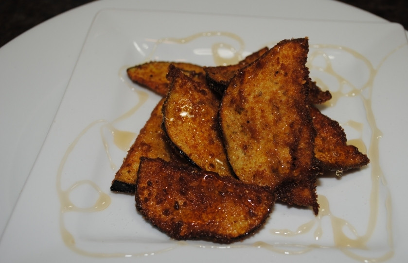 1. Этап. Чипсы из баклажанов: Подавайте баклажаны, полив предварительно мёдом. Приятного вечера!