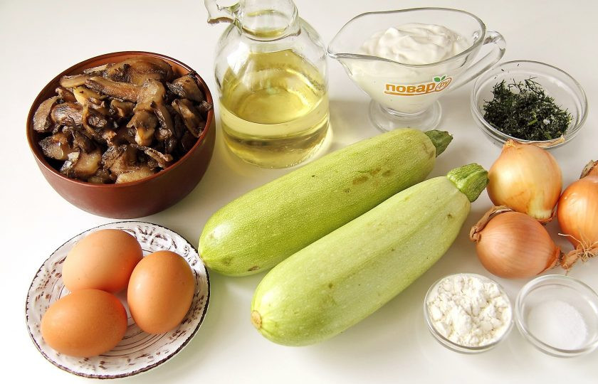 1. Этап. Кабачковый торт с грибами: Подготовьте все ингредиенты.
