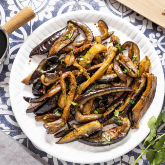 Тушеные баклажаны с соевым соусом