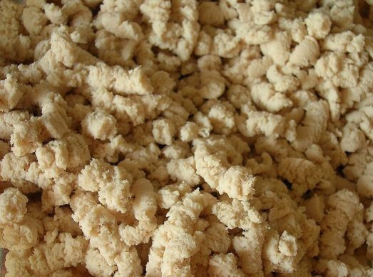 1. Этап. Суфле из куриного фарша: Прокручиваем готовое и слегка остывшее филе через мясорубку два раза. Фарш готов!