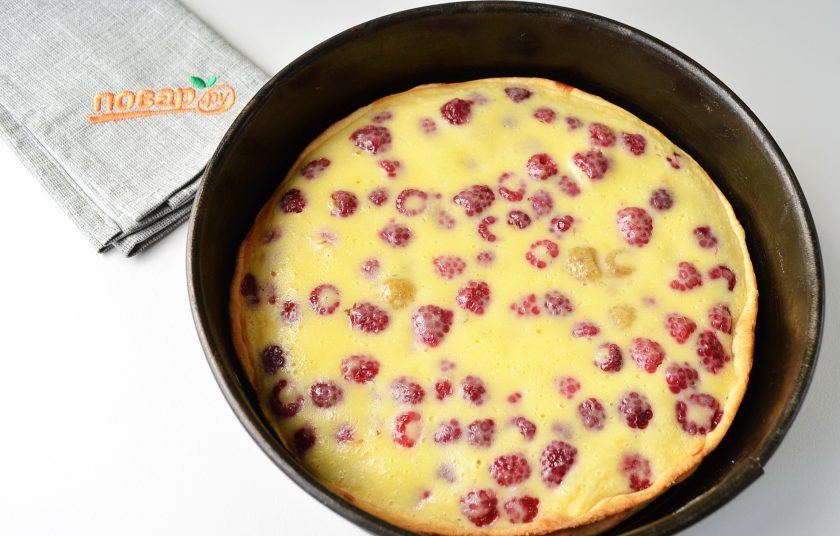 1. Этап. Клафути от Жерара Депардье: 6. Готовый пирог полностью остудите, после чего можно будет его осторожно извлечь из формы. Для таких пирогов очень удобна разъемная форма.