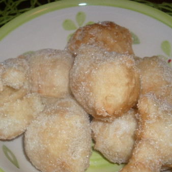 Пончики в сахаре