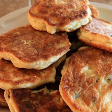 1. Этап. Вкусные сырники: Вкусные сырники готовы. Подавать теплыми. Приятного аппетита! ;)