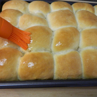 Сдобные булочки из дрожжевого теста