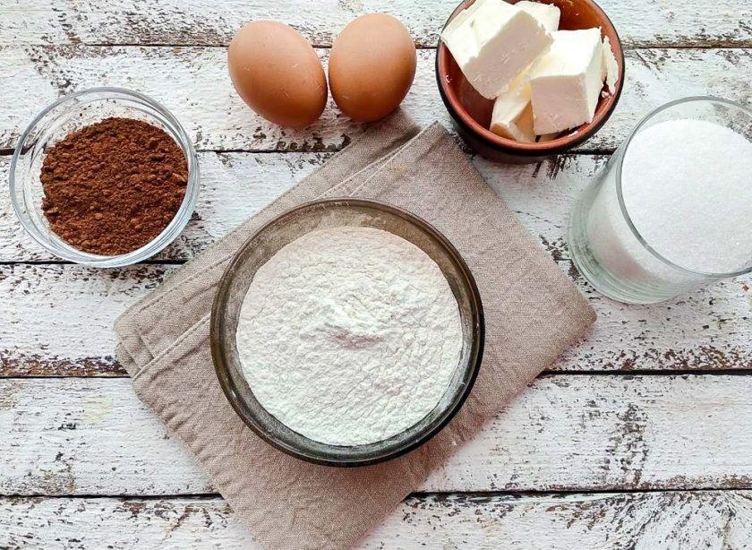 1. Этап. Двухцветные кексы: Подготовьте все необходимые ингредиенты.