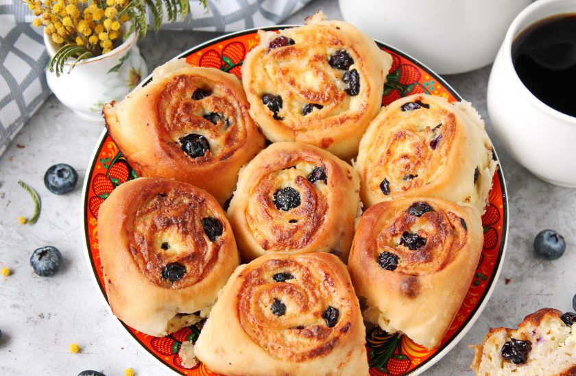 1. Этап. Булочки с голубикой: Приятного аппетита!