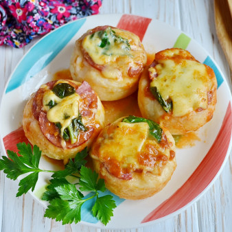 Перевернутая пицца в стакане