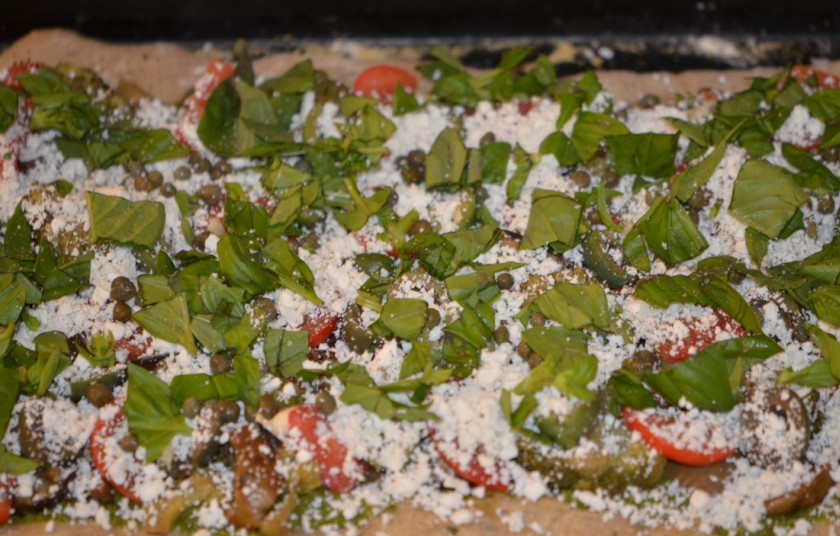 1. Этап. Пицца с сырными бортиками: 3. А остальные ингредиенты выкладываем, как вздумается. Это 