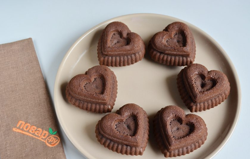 1. Этап. Пирожное Черный лес: 7. Готовые пирожные переверните.