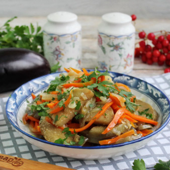 Баклажаны жареные с луком и морковью