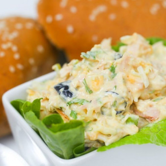 Салат с консервированным тунцом