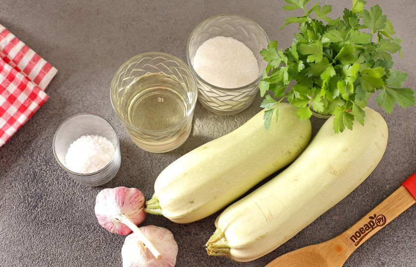 1. Этап. Кабачки Хризантема на зиму: Подготовьте все ингредиенты.