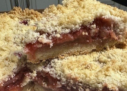 1. Этап. Насыпной пирог с клубникой: Ну вот. Насыпной он, или нет …