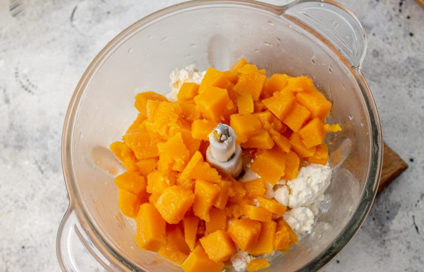 1. Этап. Творожно-тыквенная запеканка ПП: Добавьте тыкву.