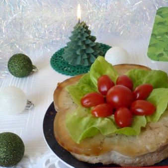 Запеченная закуска из филе грудки индейки