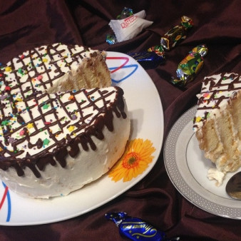 Торт из яблочного рулета