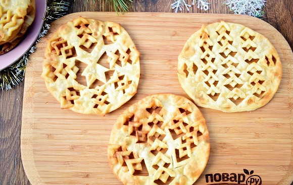 1. Этап. Исландский рождественский хлеб: Вот такие простые узоры выбрали мы.