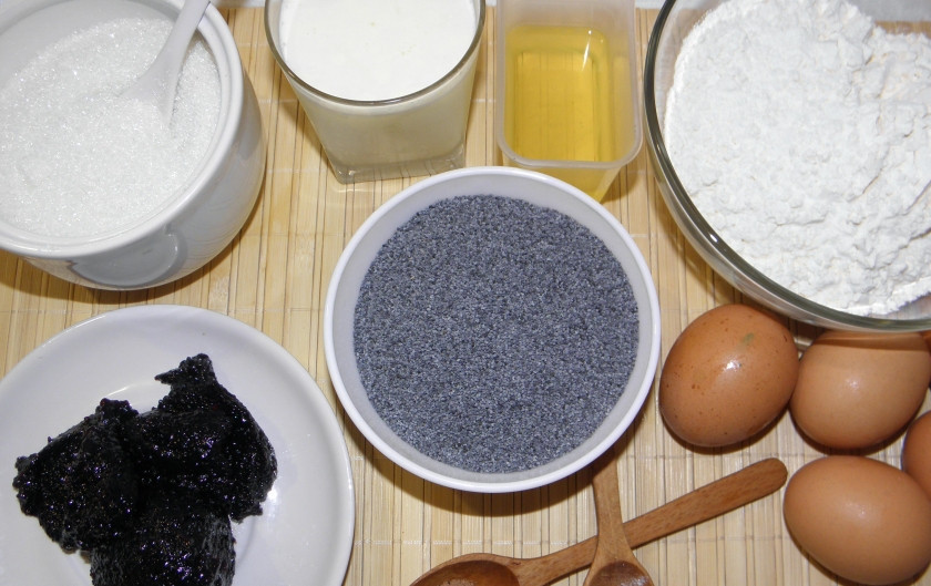 1. Этап. Блинчики с маком: 1. Скоро Масленица и в самый раз готовить разные блинчики. Если вы любите мак, то блинчики с маком в домашних условиях - это идеальный рецепт для вас!