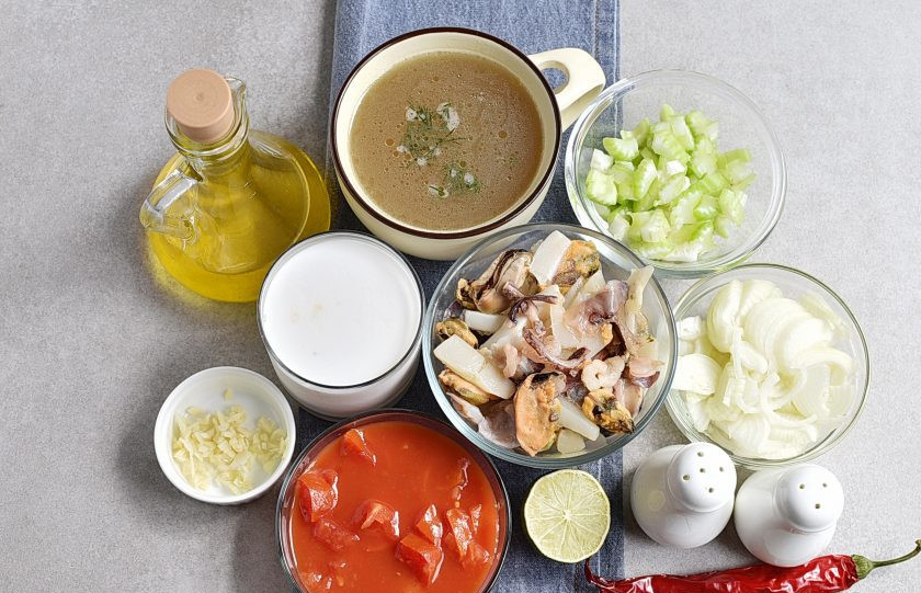 1. Этап. Суп из коктейля морепродуктов: Подготовьте ингредиенты.