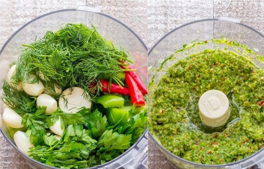 1. Этап. Быстро и просто. Маринованные помидоры: 2. В комбайне размельчите перец болгарский и чили, укроп, петрушку и чеснок.