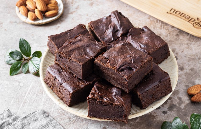 1. Этап. Брауни из батата: Полностью остудите и только затем нарезайте. Брауни из батата готов, приятного вам аппетита!