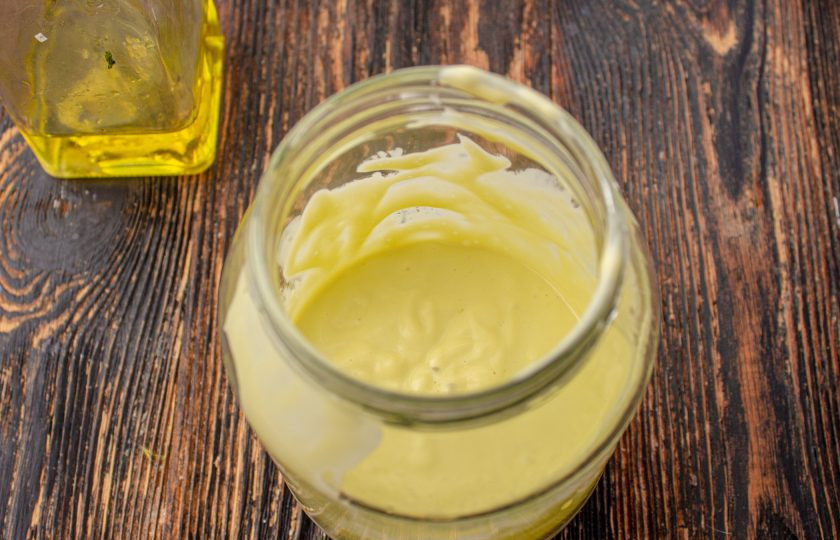 1. Этап. Майонез без молока и яиц: Майонез готов. Откорректируйте по вкусу на соль, сок лимона. На его приготовление мы потратили максимум 5 минут.