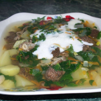 Cуп со сморчками и картофелем