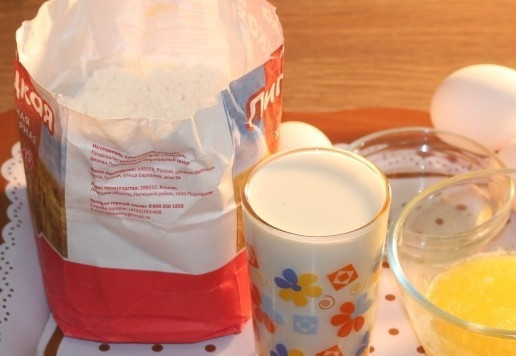 1. Этап. Пирожки с яблочной начинкой: 1. Продукты для приготовления теста.