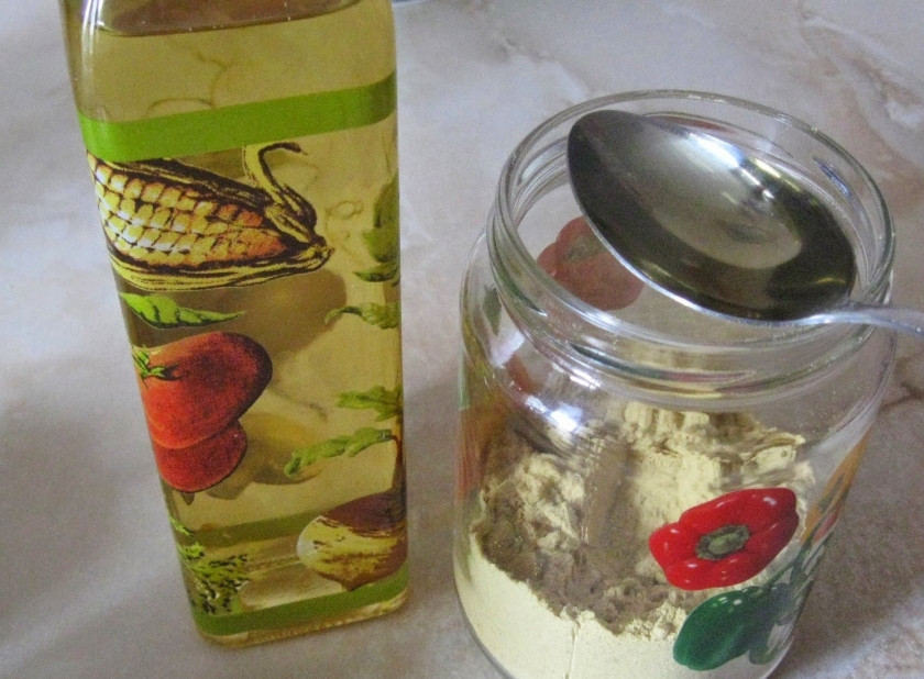 1. Этап. Горчица из горчичного порошка: В стеклянной банке смешайте все ингредиенты.