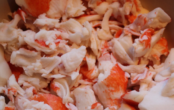 1. Этап. Котлеты из крабовых палочек: 2. Крабовые палочки можно порубить мельче, если желаете.