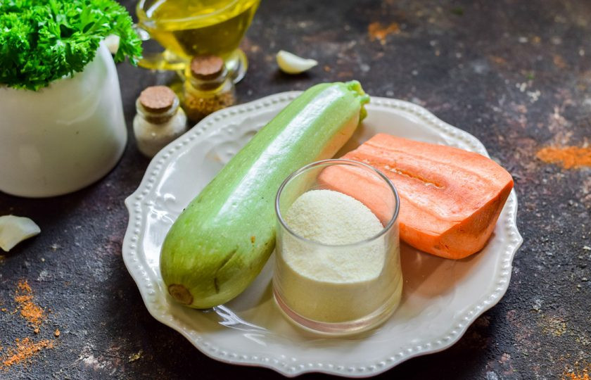 1. Этап. Постный пирог с кабачками: Подготовьте все ингредиенты.