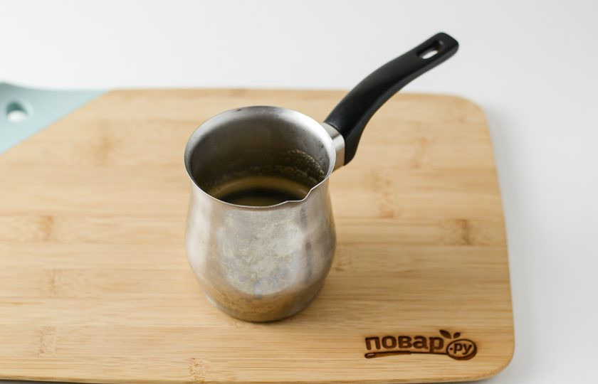 1. Этап. Тыквенный раф: Сварите эспрессо любым удобным для вас способом. Я готовлю кофе в турке.