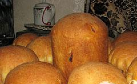 1. Этап. Кулич с белым изюмом: Когда куличи готовы достаньте из формочек и остудите.