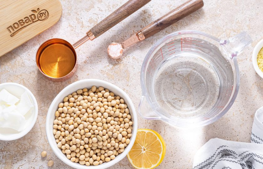 1. Этап. Соевый крем-чиз: Подготовьте все ингредиенты.