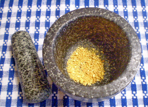 1. Этап. Печенье на сливочном масле: 5. Апельсиновую цедру разотрите до крошек.