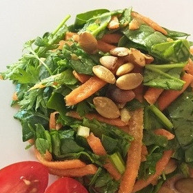 Салат с тыквенными семечками