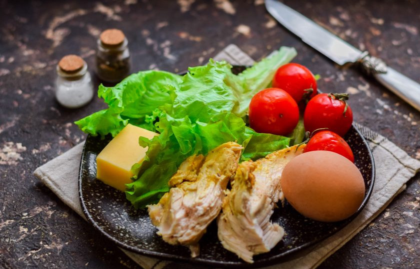 1. Этап. ПП Цезарь с курицей: Подготовьте ингредиенты.