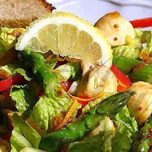Салат из спаржи с грибами