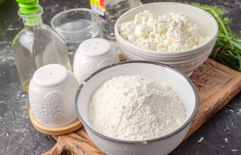 1. Этап. Молдавские плацинды: Подготовьте ингредиенты.