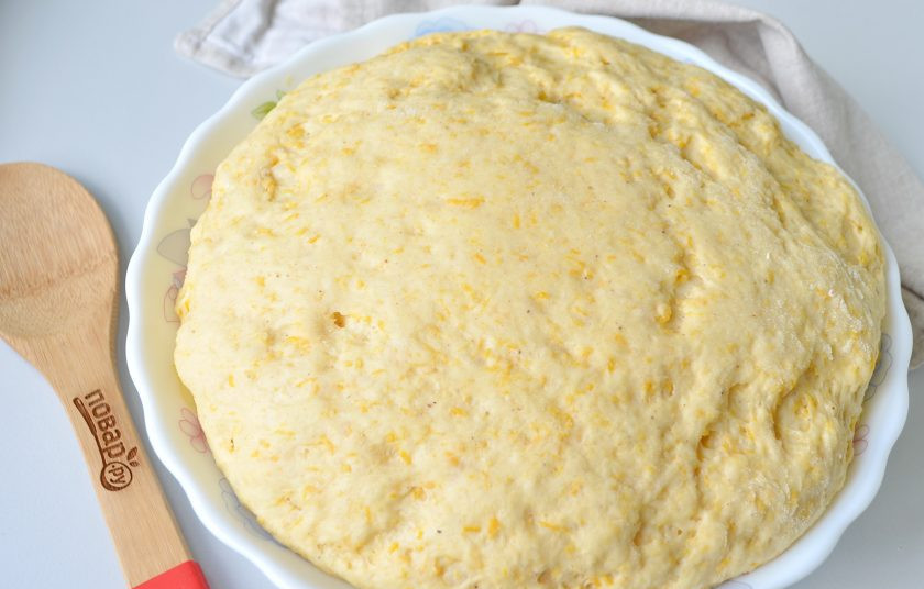 1. Этап. Тыквенные булочки Медовушки: 8. Через часик мы видим, как тесто хорошо поднялось. Приступаем к формированию булочек.