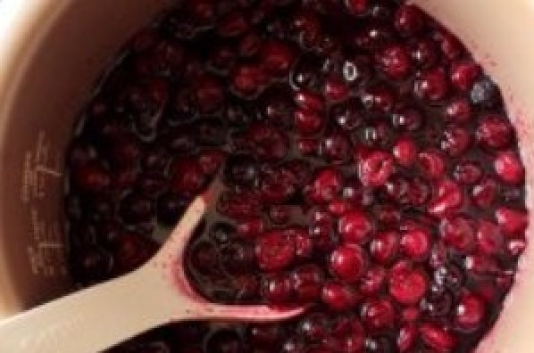 1. Этап. Вишневое варенье в мультиварке: Переключаем программу на 