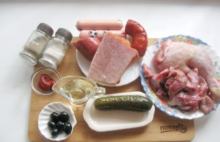 1. Этап. Солянка Ростовская: Подготовьте все ингредиенты для приготовления солянки.