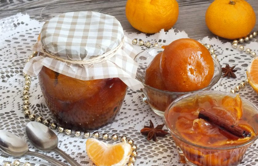 1. Этап. Варенье из целых мандаринов: Из указанного количества ингредиентов получилась 1 баночка объемом 550 мл. и 1 баночка объемом 330 мл. Удачных заготовок!