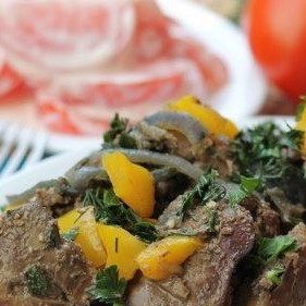 Печень с овощами