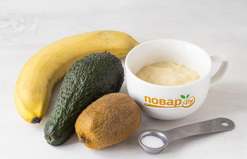 1. Этап. Смузи из авокадо и киви: Подготовьте все ингредиенты.