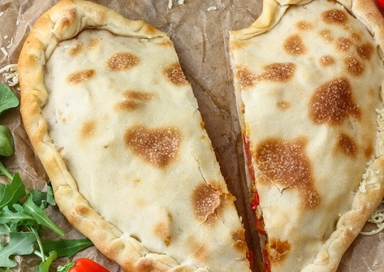 1. Этап. Пицца для любимых: 4. Отправьте в духовку и запекайте минут 15-20 до румяности. Приятного аппетита!