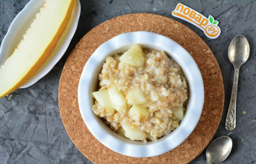 1. Этап. Овсяная каша с дыней: Подавайте в теплом виде к столу. Приятного аппетита!